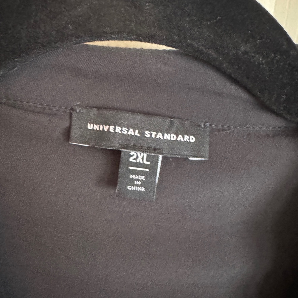 Universal Standard Button Up Top Size 2xl, 26/28 - image 3